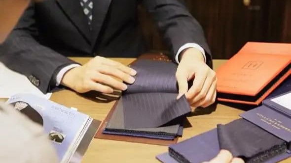 麻布テーラー｜3000種類以上の生地とクラシックなデザイン